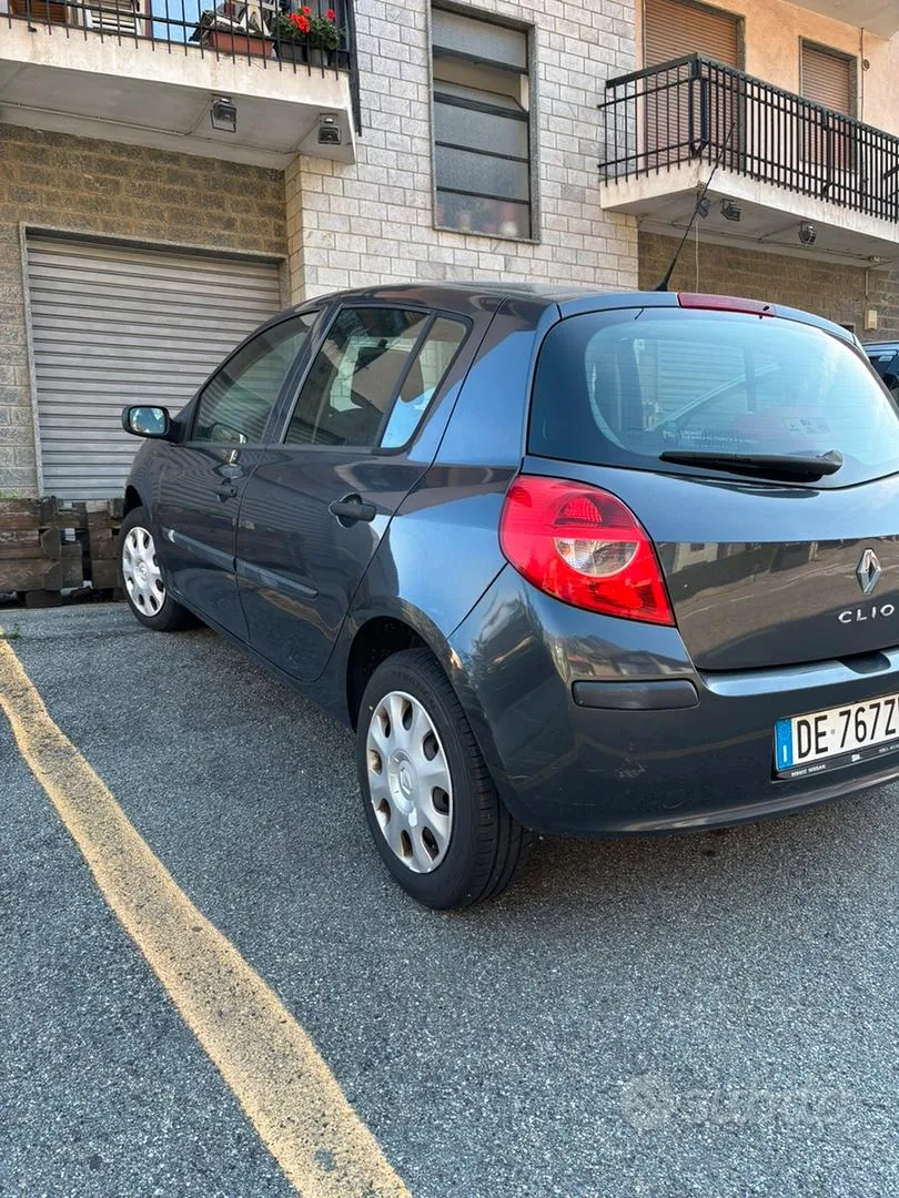 Renault Clio 2007 photo 3