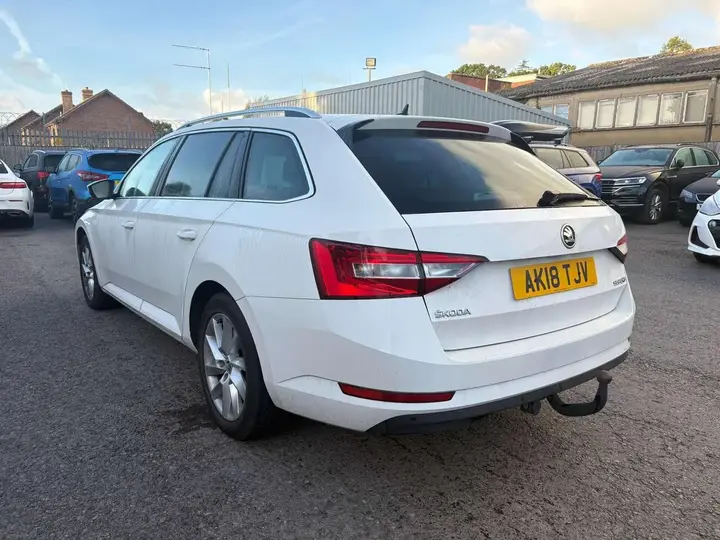 Skoda Superb 2018 photo 3