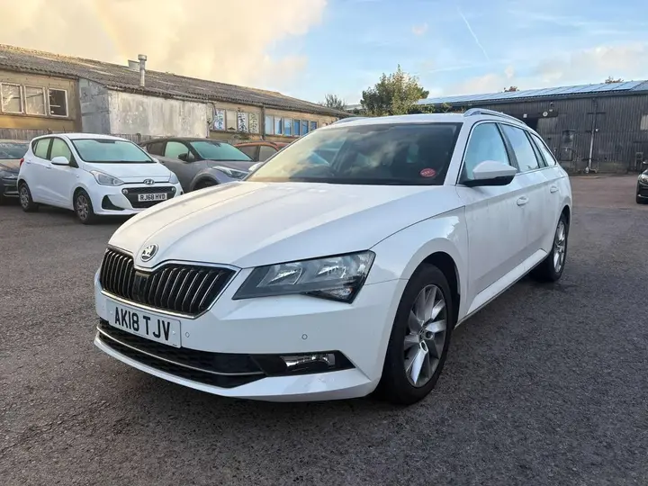 Skoda Superb 2018 photo 2