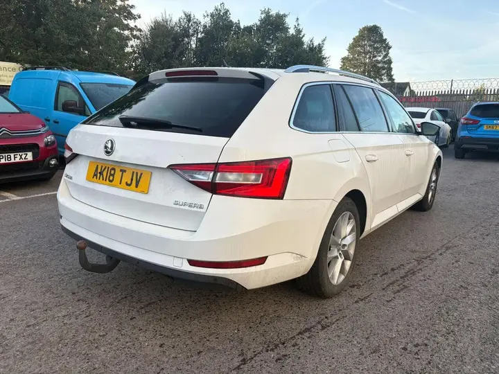 Skoda Superb 2018 photo 4