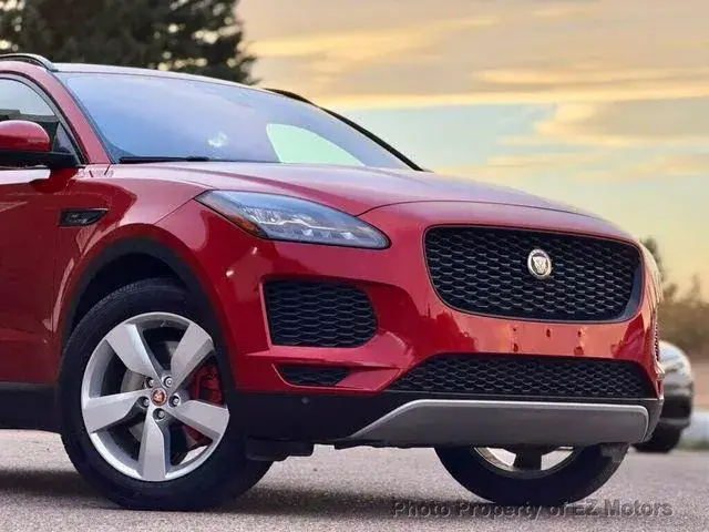 Jaguar E-Pace 2018 photo 4