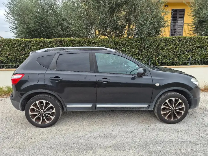 Nissan Qashqai 2011 photo 3