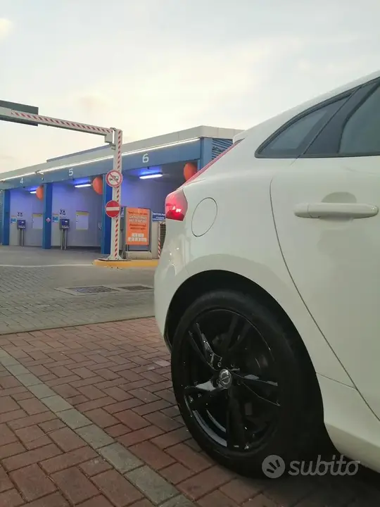 Volvo V40 2013 photo 3