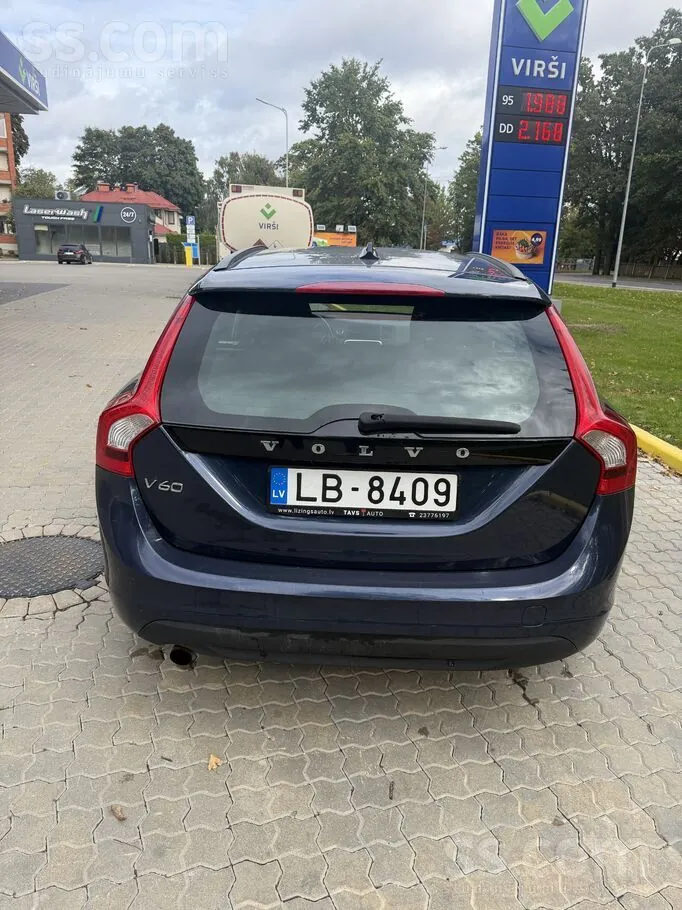 Volvo V60 2012 photo 2