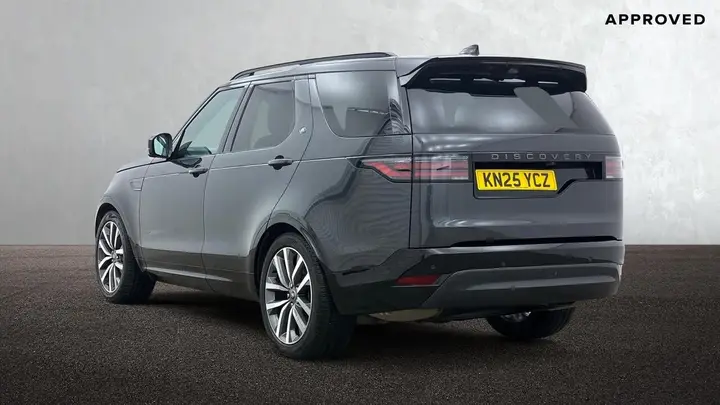 Land Rover Discovery 2025 photo 2