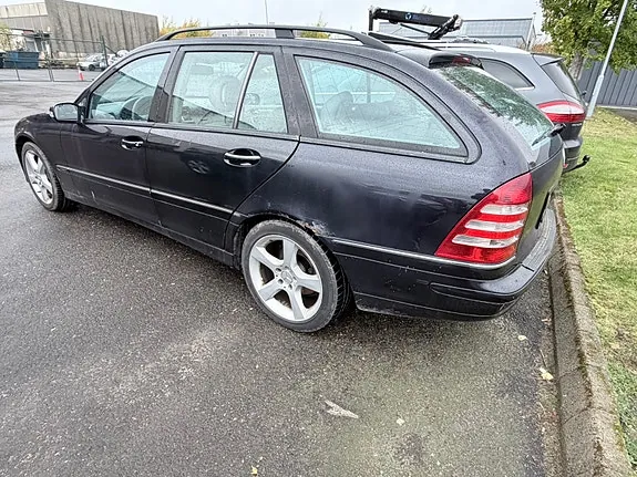 Mercedes-Benz C200 D 2004 photo 4