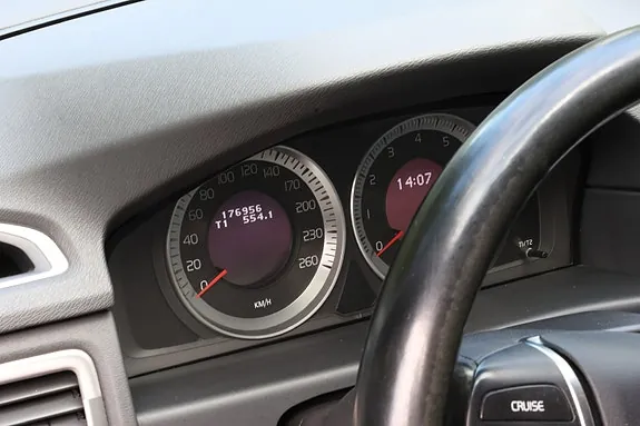 Volvo V70 2012 photo 5