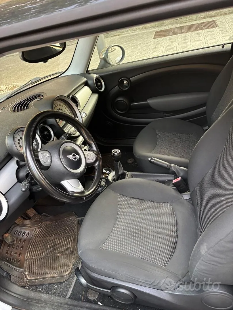 Mini Cooper 2010 photo 4