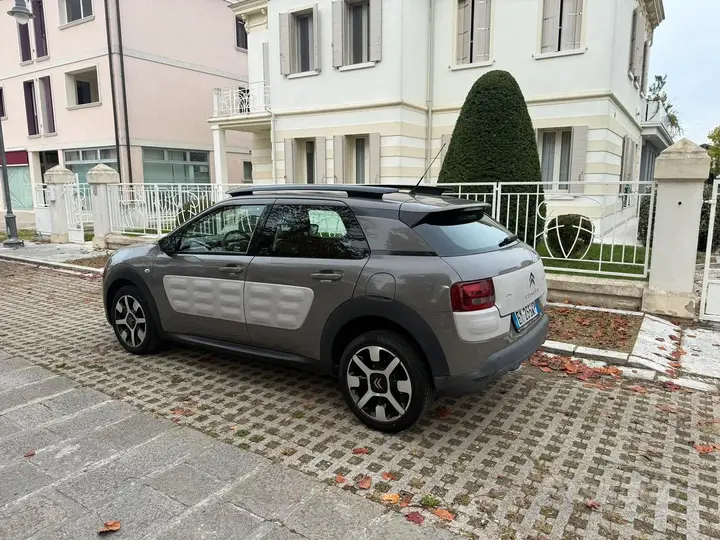 Citroen C4 Cactus 2015 photo 2