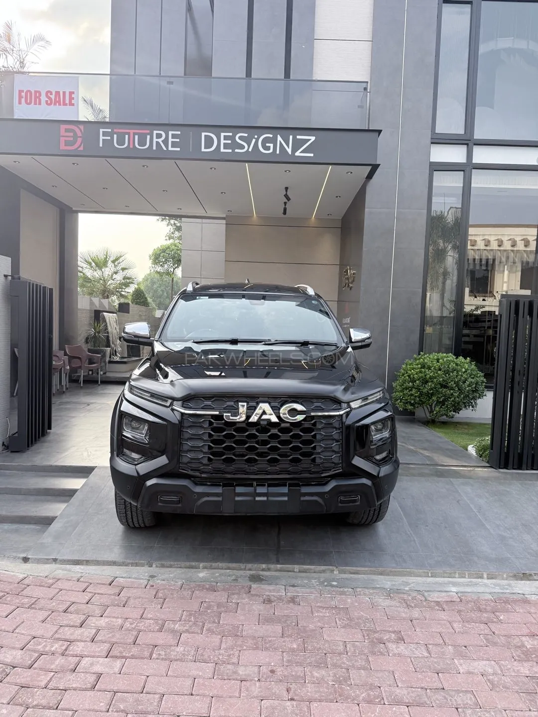 JAC T9