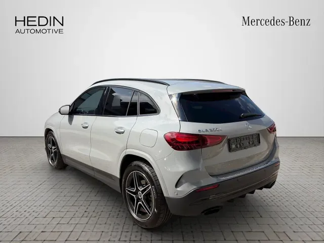 Mercedes-Benz Gla 2025 photo 2