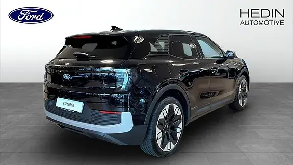Ford Explorer 2027 photo 2