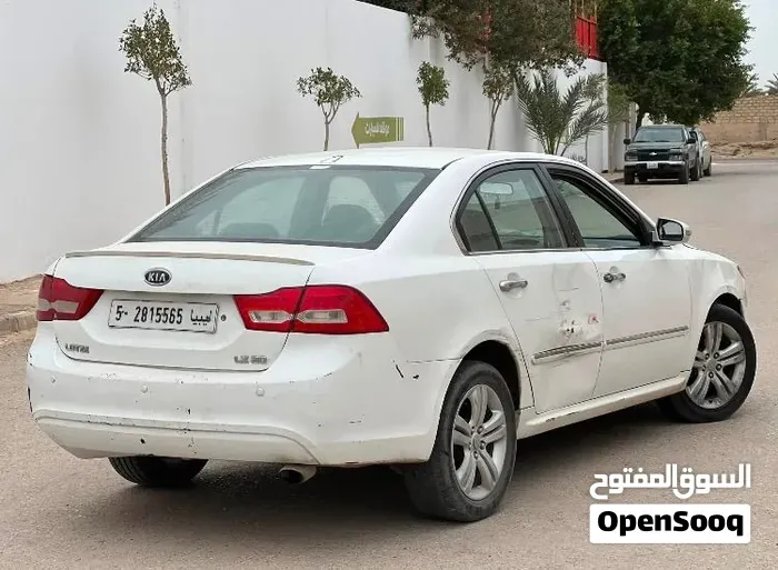 Kia Lotze 2010 photo 3