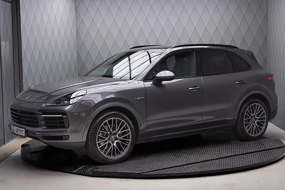 Porsche Cayenne 2020 photo 2