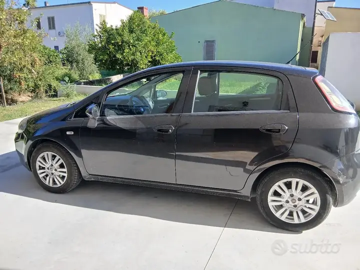 Fiat Grande Punto 2014 photo 4