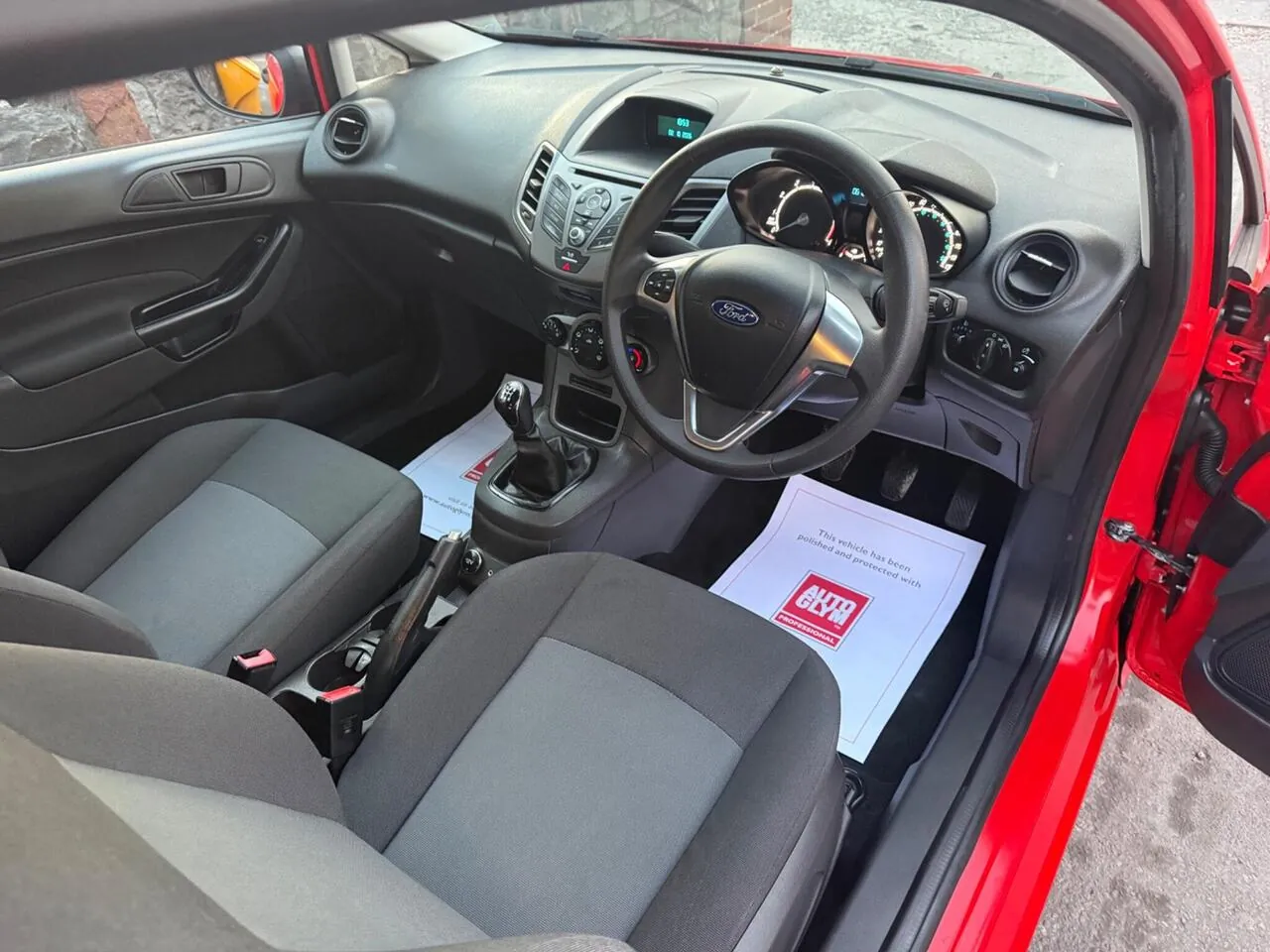 Ford Fiesta 2015 photo 5