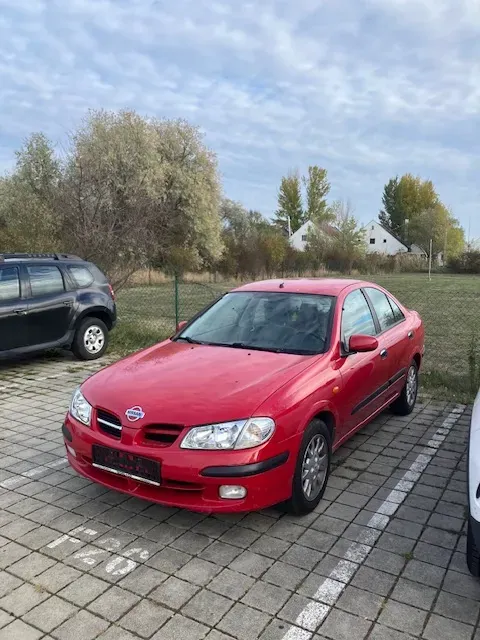Nissan Almera