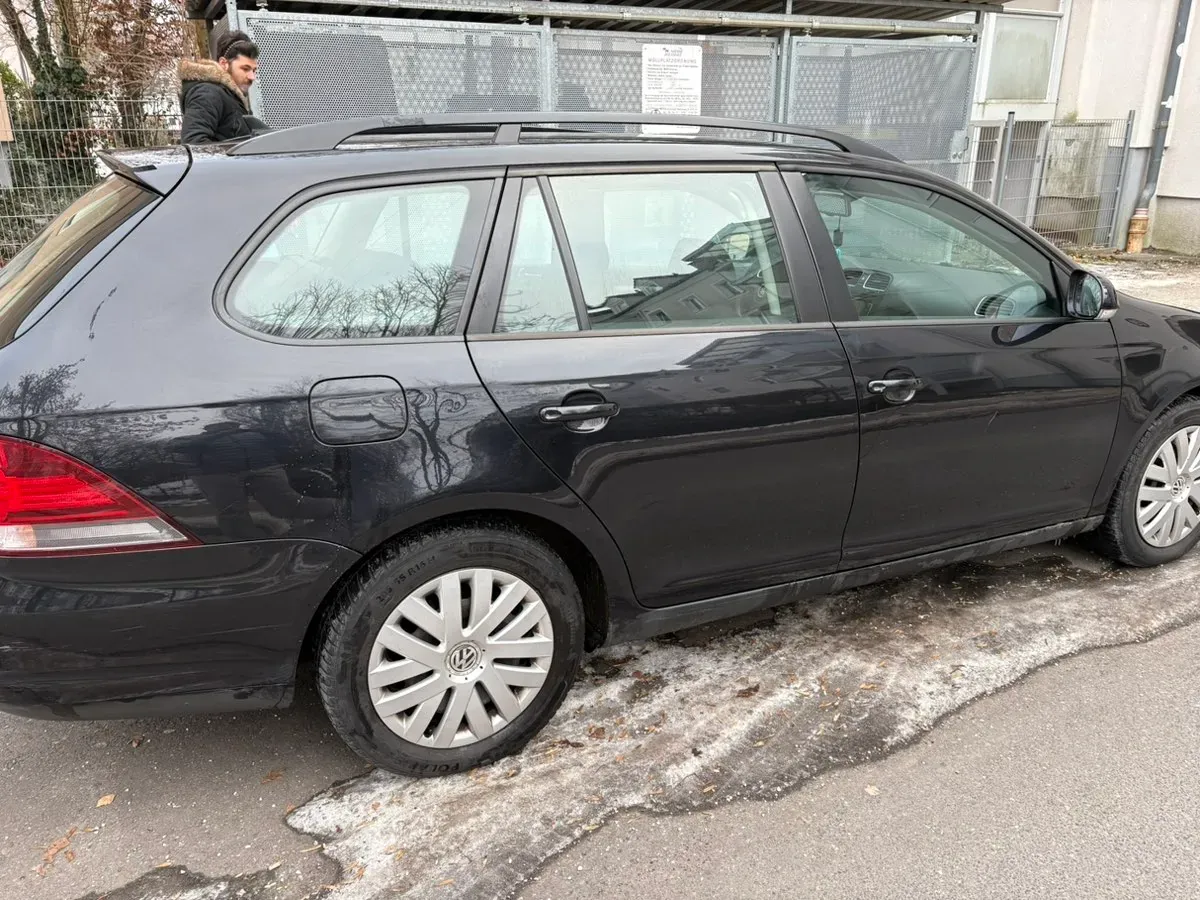 Volkswagen Golf 2011 photo 3
