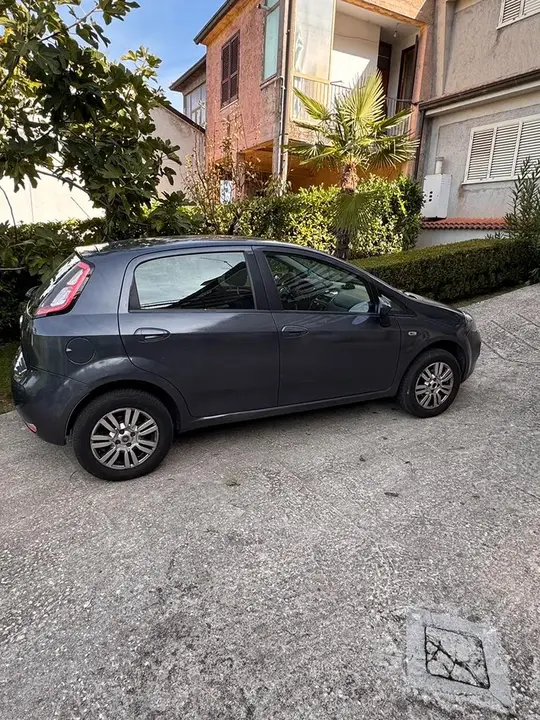 Fiat Punto 2014 photo 2