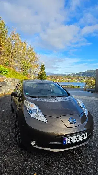 Nissan Leaf 2016 photo 2