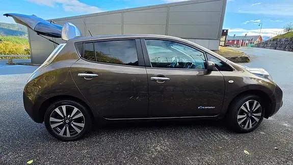Nissan Leaf 2016 photo 4