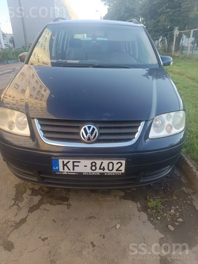 Volkswagen Touran 2004 photo 4