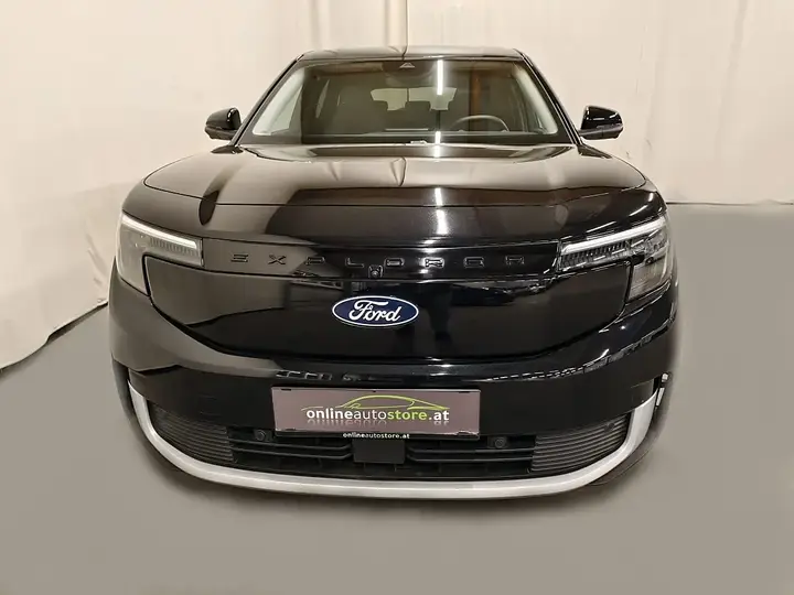 Ford Explorer 2026 photo 3