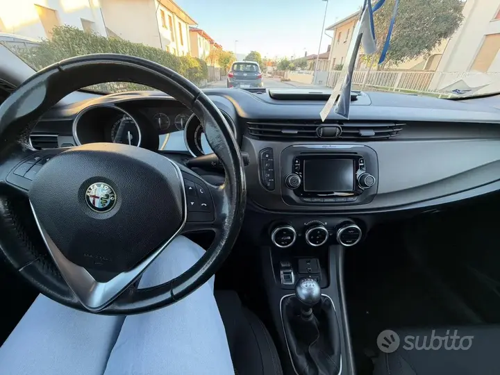 Alfa Romeo Giulietta 2014 photo 5