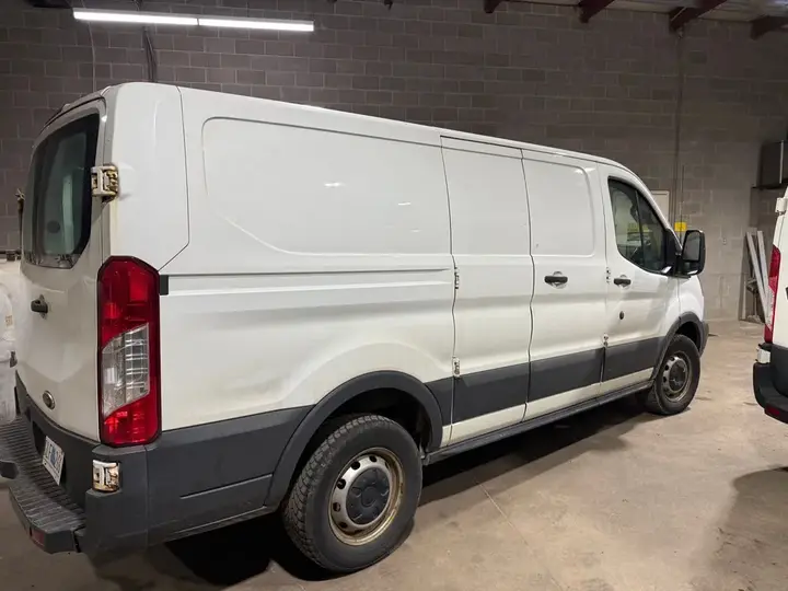 Ford Transit 2017 photo 2