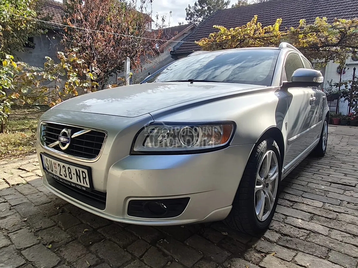 Volvo V50 2010 photo 4
