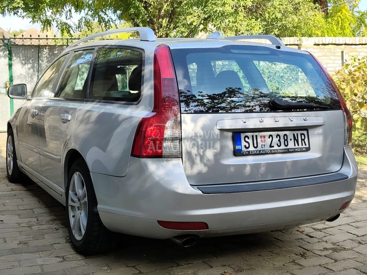 Volvo V50 2010 photo 3