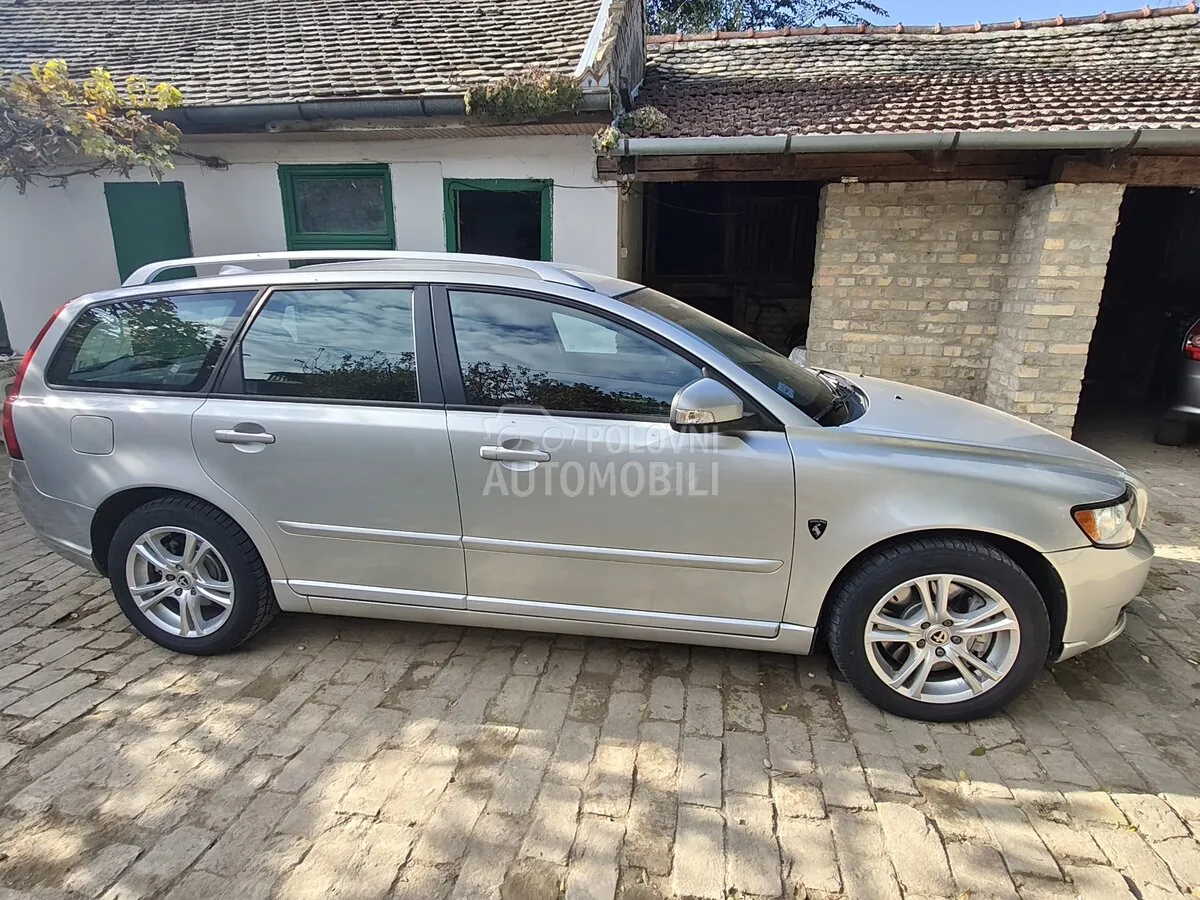Volvo V50 2010 photo 5