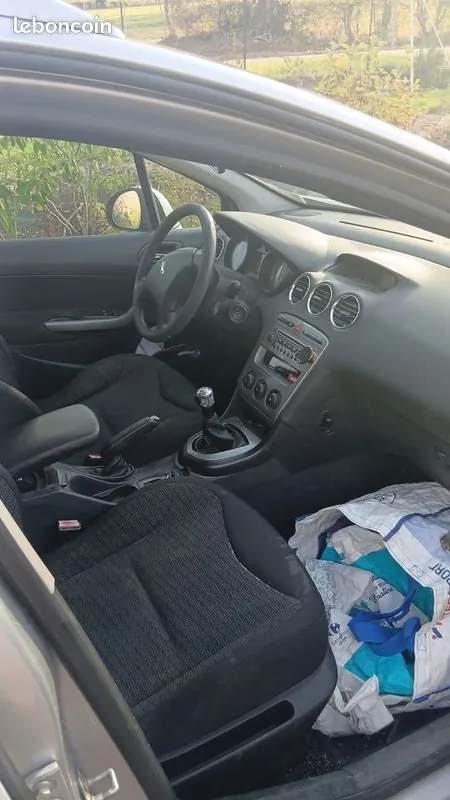 Peugeot 308 2010 photo 2