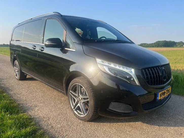 Mercedes-Benz V250