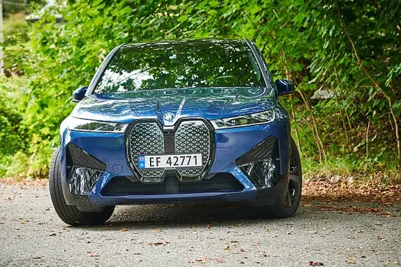 BMW Ix 2023 photo 3