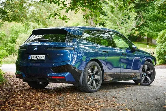 BMW Ix 2023 photo 2