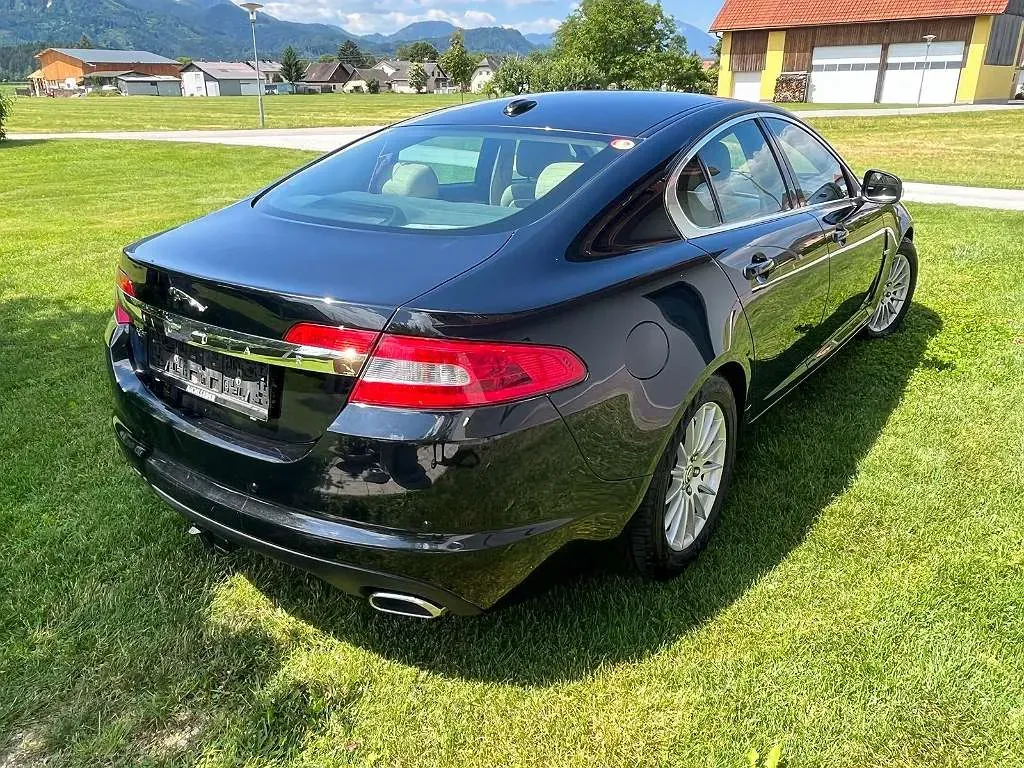 Jaguar Xf 2009 photo 2