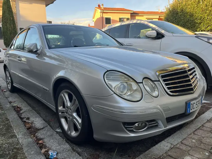 Mercedes-Benz E 320 2006 photo 4