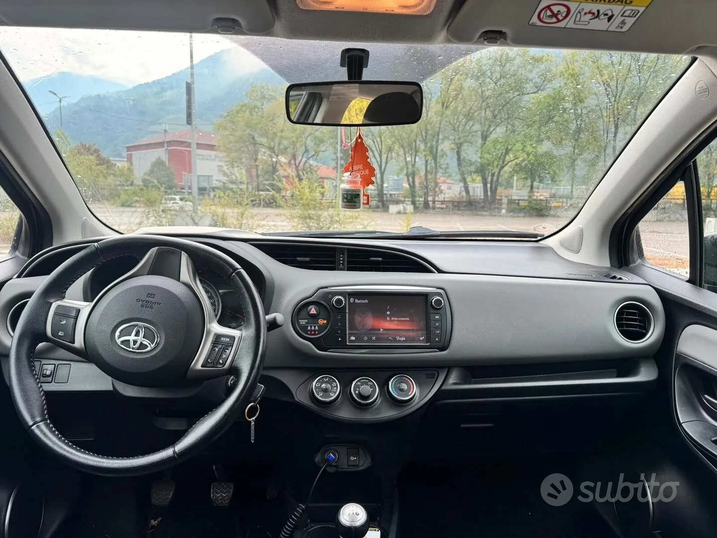 Toyota Yaris 2017 photo 5