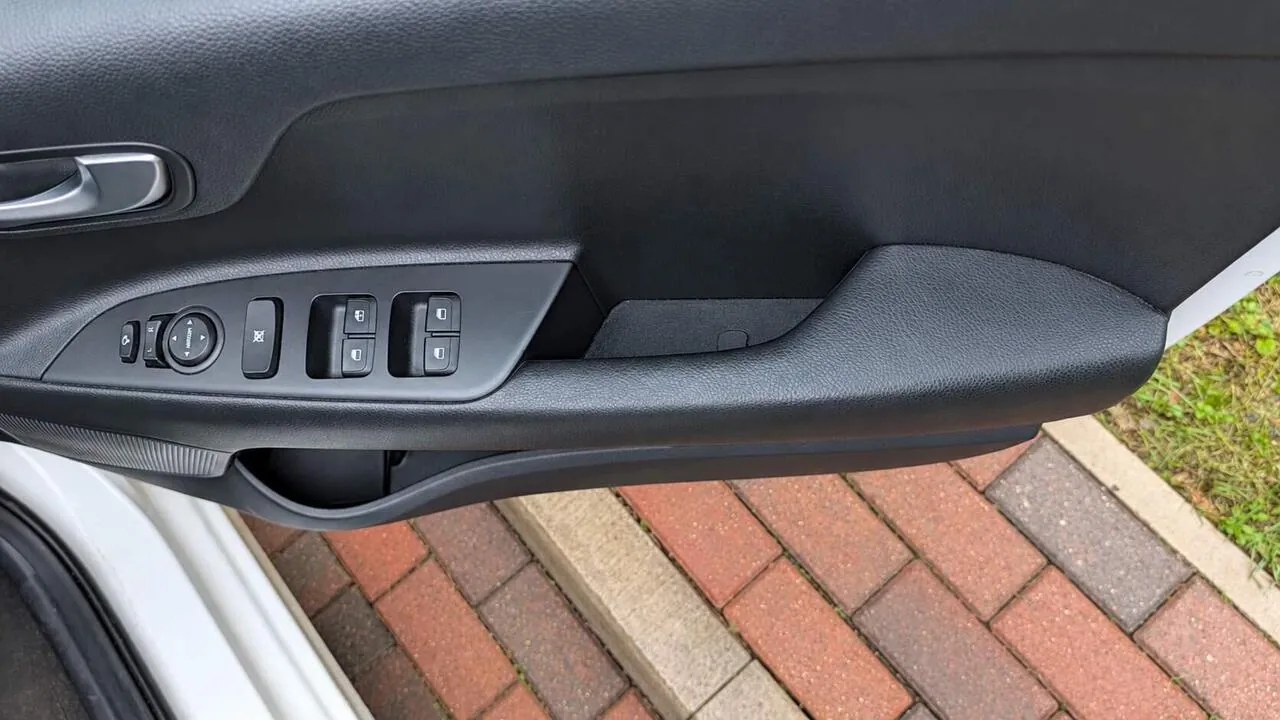 Kia Rio 2023 photo 5
