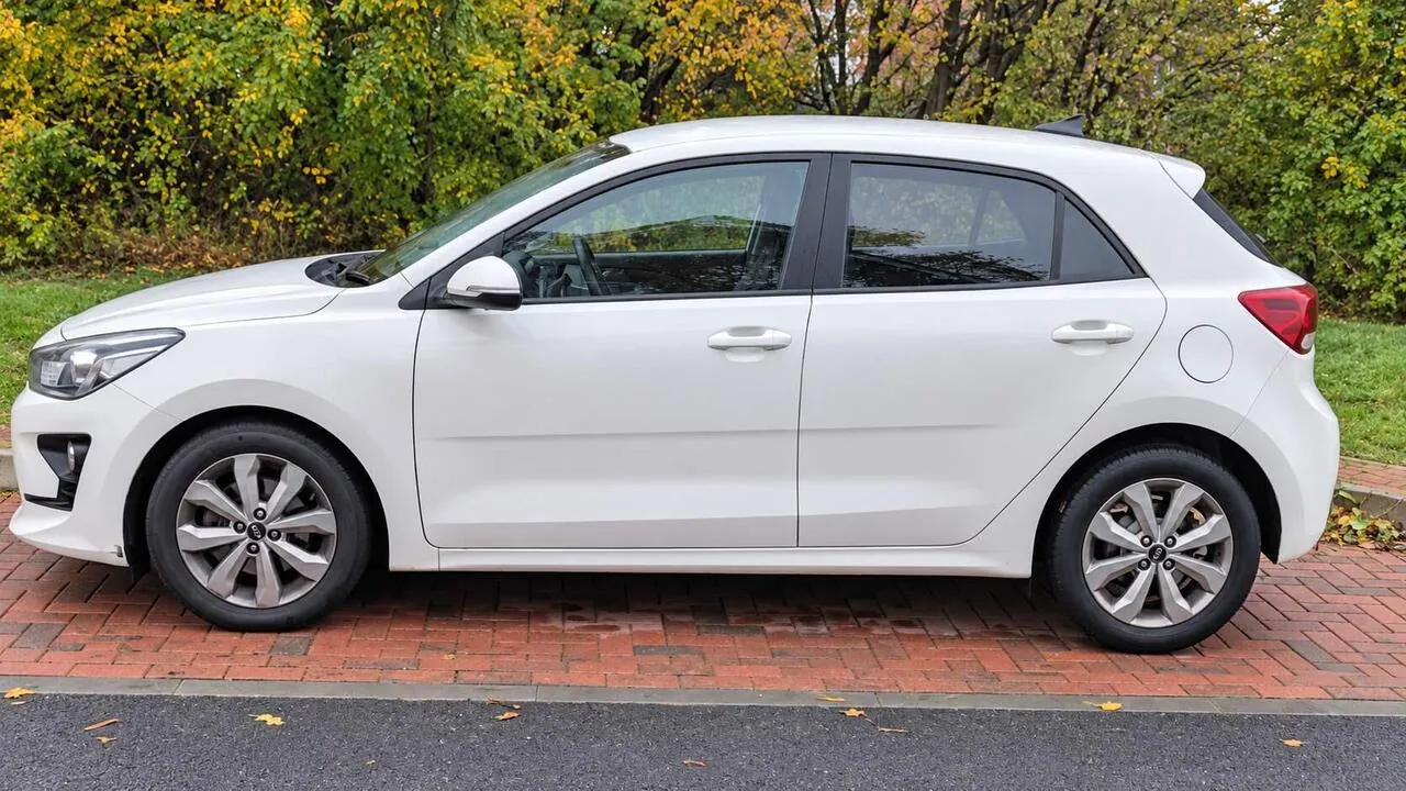 Kia Rio 2023 photo 3