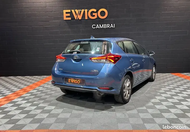 Toyota Auris 2016 photo 2