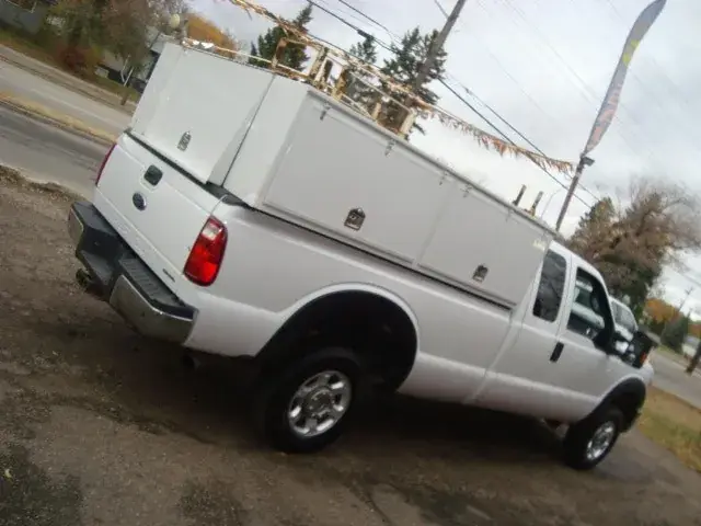 Ford Super Duty F-350 2015 photo 3