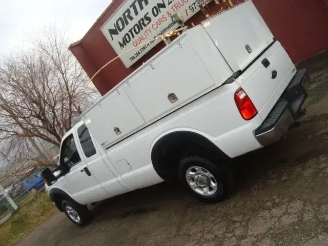 Ford Super Duty F-350 2015 photo 2
