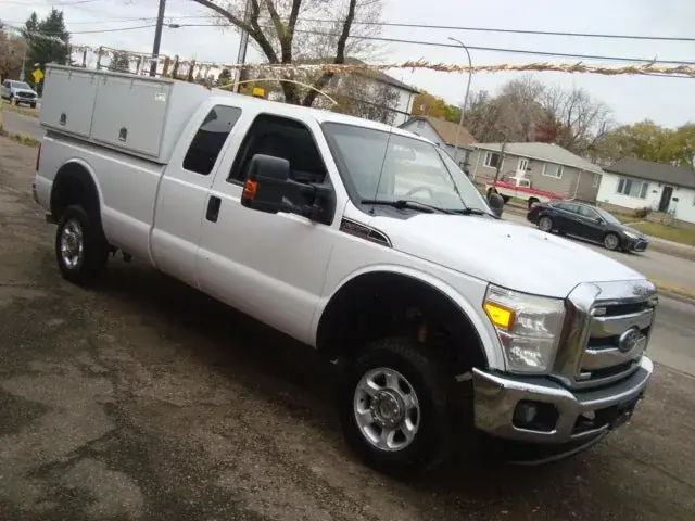 Ford Super Duty F-350 2015 photo 4