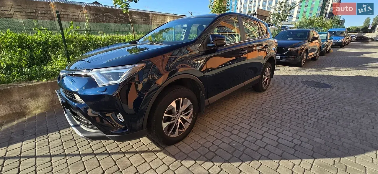Toyota Rav4 2017 photo 3
