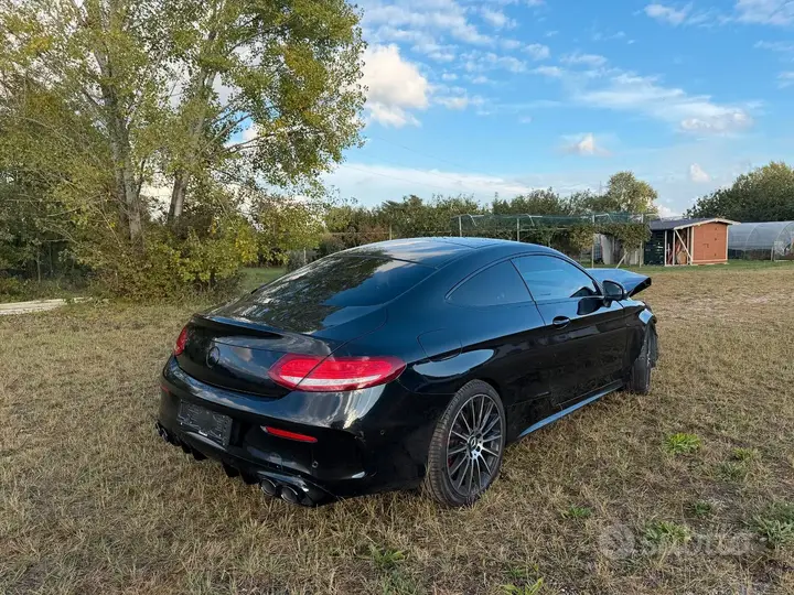 Mercedes-Benz C 250 2016 photo 4