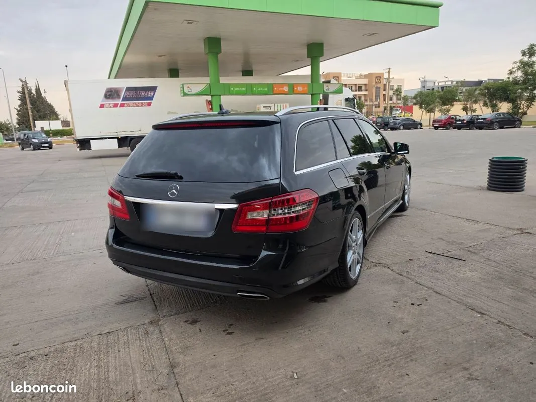 Mercedes-Benz E-Class 2011 photo 2