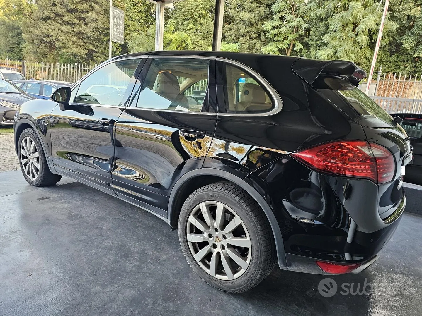 Porsche Cayenne 2011 photo 4