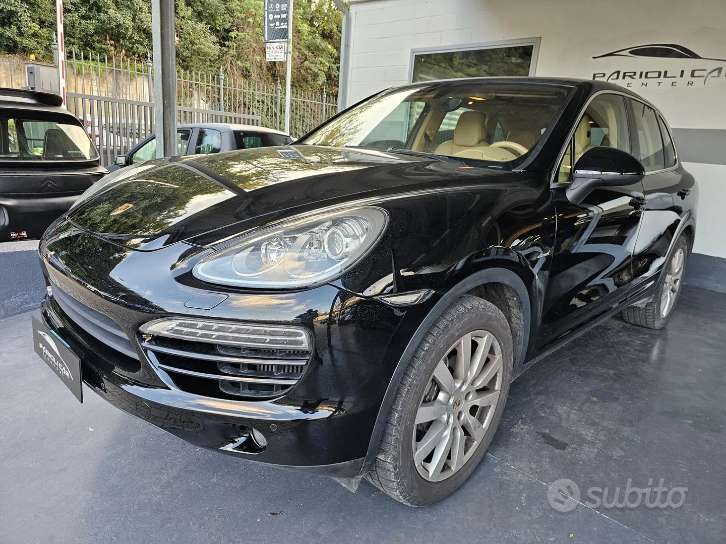 Porsche Cayenne 2011 photo 2